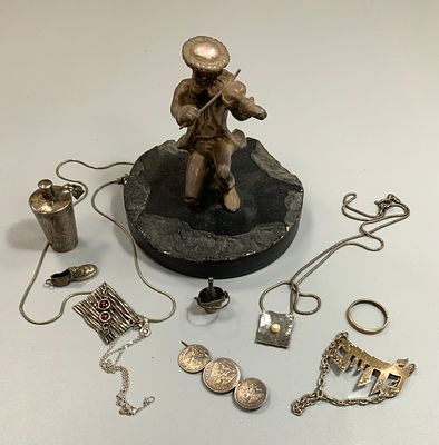 לוט תכשיטי כסף אופנה שונים משקל 45 גרם ופסלון אלקטרופורמינג