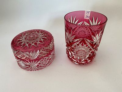 זוג כלי קריסטל איכותי בצבע ורוד כהה כוס בגובה 8.5 ס''מ קוטר הקופסא 8 ס''מ