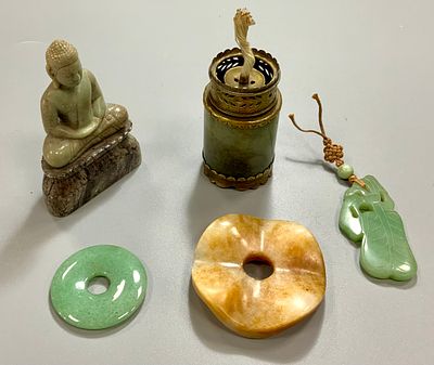 לוט פסלי ג'יד שונים בליטושים שונים