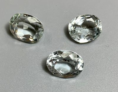 לוט 3 אבני חן אקווה מרין לבן נקי משקל 17.8 ct