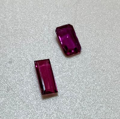 2 רובי אדום ורוד בליטוש מלבני משקל 1ct סה׳׳כ
