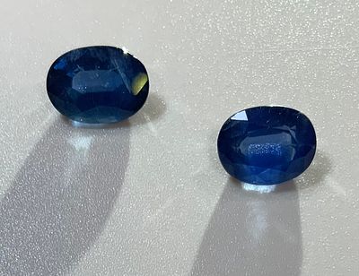 זוג ספירים כחול עם משקל 3.1 ct ללא תעודה