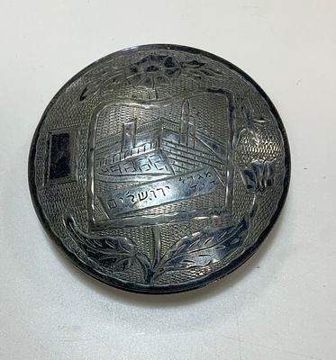 פודריית כסף 833 של האמן l.g לודווינג גרינג ארץ ישראל תחילת המאה הקודמת עם ציורים בחלק הקדמי