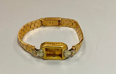 צמיד זהב לשעון , 18k חתום גם בקופסא וגם בצמיד ללא מנגנון וזכוכית .משקל נטו 18.5 גרם אורך 17 ס״מ 