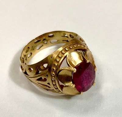 טבעת זהב 14k חתום משובץ אבן חן רובי עם מילוי זכוכית משקל 7.89 גרם