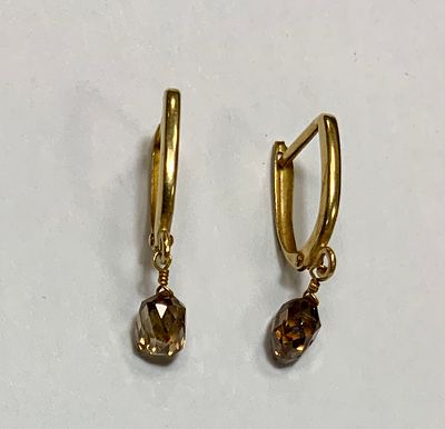 זוג עגילי זהב 14k חתום עבודת יד עתיקים משובץ יהלום של כ0.5 ct כל אחד משקל 1 גרם