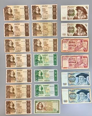 לוט 52 שטרות שונים מהעולם הכוללים: דרום אפריקה, אוסטריה, תאילנד, בלגיה, גרמניה