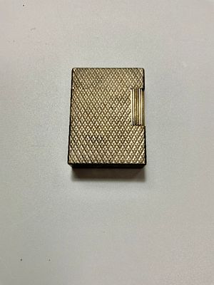 מצית וינטג' של חברת DUPONT מילוי גז, חתומה ללא קופסה או ניירות גודל 4.5X3.5 ס"מ, במצב עבודה