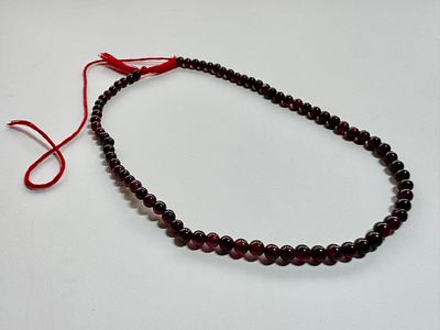 שרשרת חרוזים אבן חן שונות משקל 10 גרם 76 יח׳ חרוזים לא סוגר