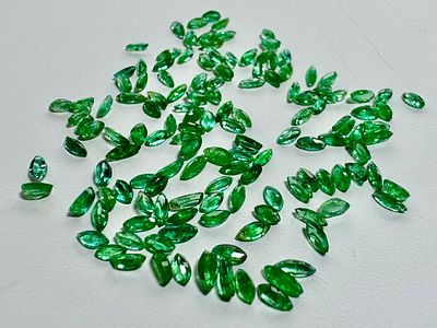 לוט 137 אבני אמרלד קטנים משקל 7 ct