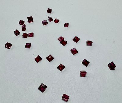 לוט 26 אבני חן רובי משקל 4 ct