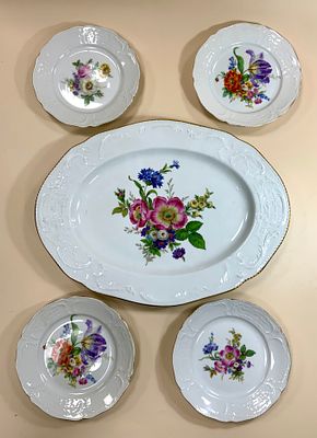 סט פורצלן רוזנטל דגם סנסוצי הכוללים מגש ו4 צלחות