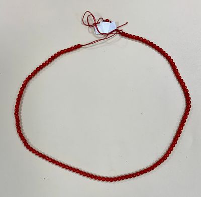 מחרוזת קורלים אדומים בצבע מעולה טבעי 4.1 מ׳׳מ כל אחד 43 ct סה׳׳כ ברוטו כולל חוט- אורך 45 ס''מ