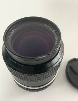 עדשת NIKON ניקון יפני 85mm f/1.8 NIPPON KOGAKU No.192228. מצב כללי טוב מאוד כחדש עם מעט שימוש