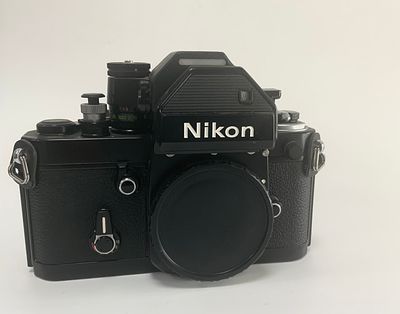 מצלמת NIKON ניקון f/2 7513941 מצב כללי טוב מאוד כחדש ללא שריטות כלל כולל עדשה NIKON NIKKOR