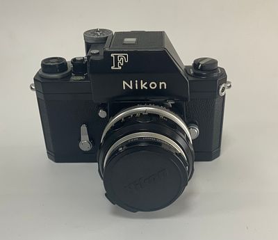 מצלמת עם עדשה NIKON ניקון f/1.4 6717809. יפני 50mm NIPPON KOGAKU מצב טוב מאוד עם עדשת HAMA HTMC