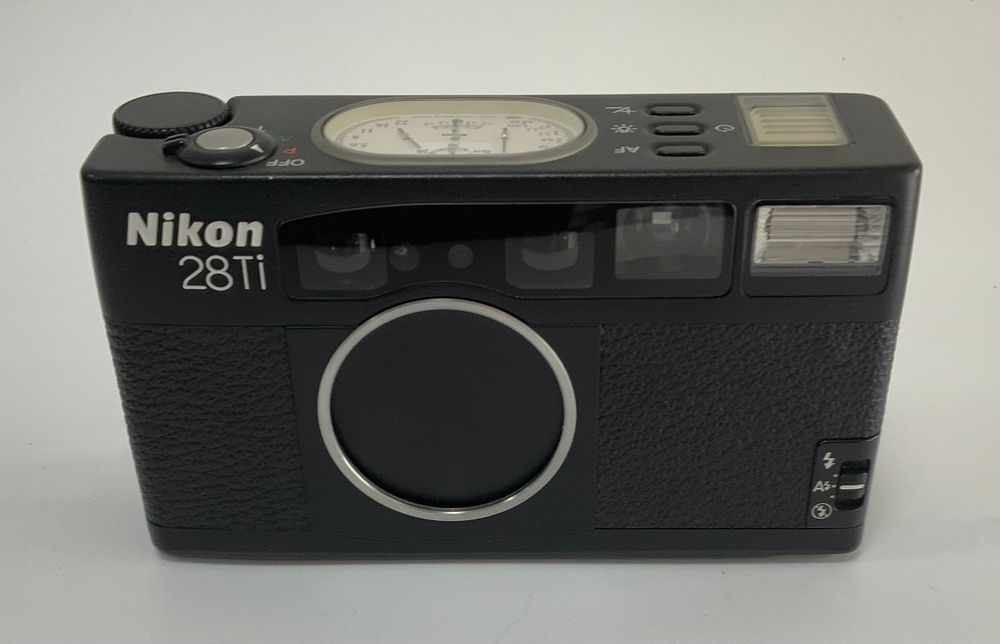מצלמה קומפקטית עם עדשה NIKON 28Ti ניקון f/2.8. יפני28mm מצב משומש