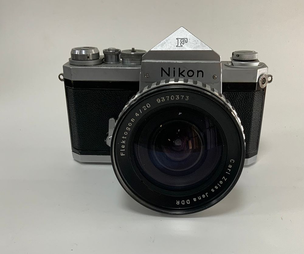 מצלמה עם NIKON F 7016018 ניקון f/4 יפני 20mm מצב משומש