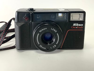 מצלמה קומפקטית ONE TOUCH NIKON ניקון T 9003925 F/2.8 35mm. יפני מצב משומש טוב מאוד