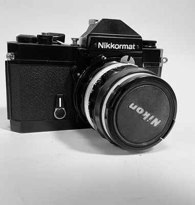 מצלמה NIKON NIKKORMAT FT2 5134132 מצב משומש עם עדשה NIKON 322441 35mm NIKKOR-S f/2.8