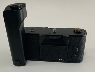 גריפ NIKON MOTOR DRIVE MD-4 196954 יפני מצב מעולה מגיע עם קופסא מקורית
