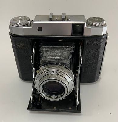 מצלמה 75mm ZEISS OPTON ZEISS IKON STUTTGART 1159254 TESSAR f/3.5 מצב מעולה ביחס לגילה