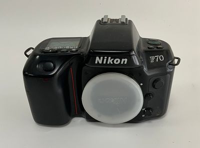 מצלמה NIKON E70 מצב משומש טוב