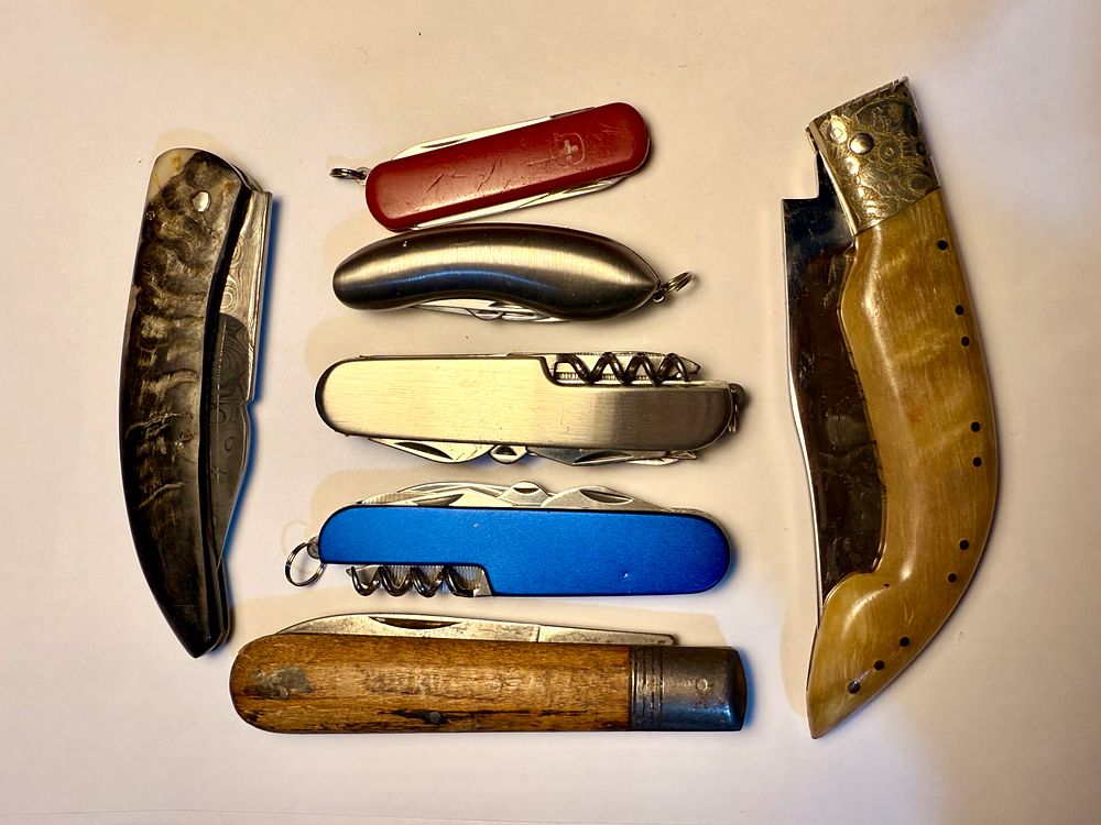 אוסף 7 אולרים שונים וסכינים מתקפלים שונים -מידות במצב סגור מ 7 ס''מ עד 14 ס''מ