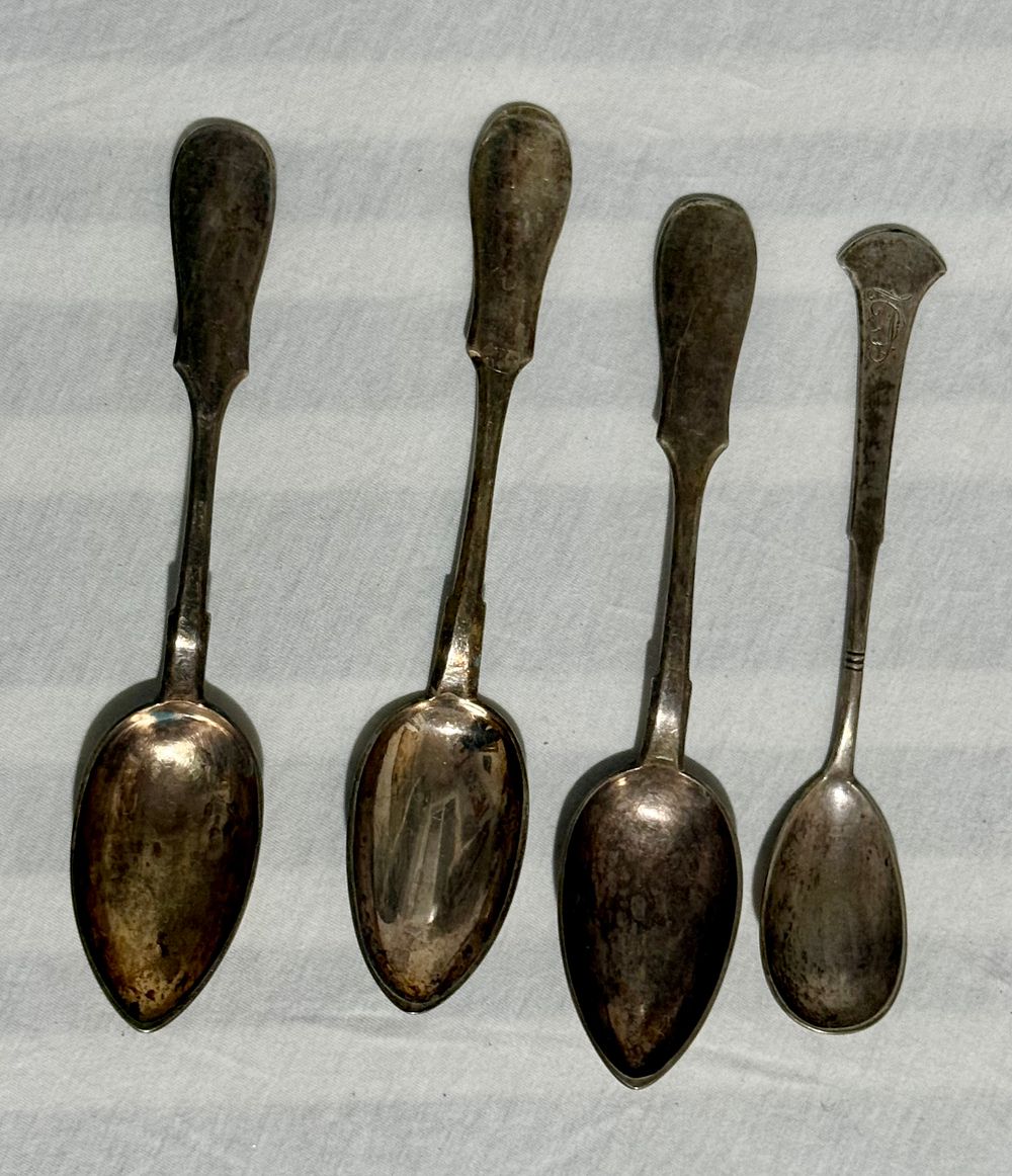 לוט כלי כסף 800 חתומים - 4 כפות במשקל 290 גרם 
Lithuania Spoon (20th century) Kaunas. Master P 