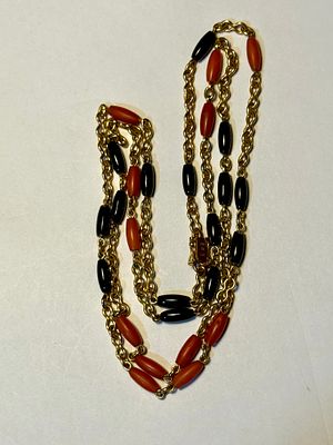 שרשרת זהב k18 חתומה עם קורלים ואוניקס - משקל ברוטו 30 גרם - אורך 80 ס''מ