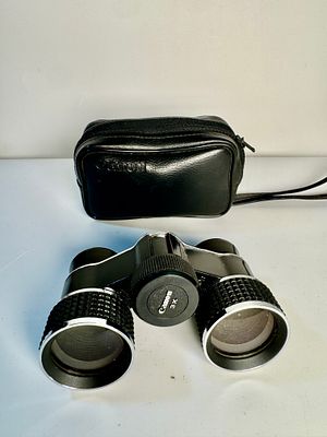 משקפת יפנית של חברת canon מרחק x3 בנרתיק עור מקורי