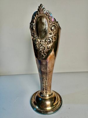 כלי מתכת חתום עתיק בסגנון ארט נובו חברת wolffe-metall גובה 24 ס׳׳מ