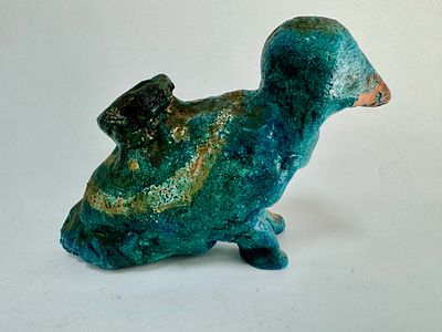 פסל עבודת יד מפיאנס מצרי בסגנון ארכיאולוגי נעשה במאה הקודמת בדמות ציפור