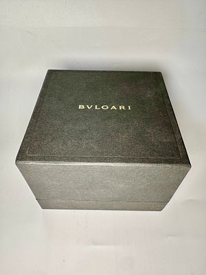 קופסא לשעון חברת bvlgari עם הקופסא הקשיחה במצב טוב גודל קופסא חיצונית 14.5x14.5x10 ס׳׳מ