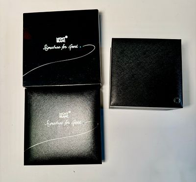 2 קופסאות ריקות של חברת MONTBLANC מקורי קופסא 1 לזוג עטים דגם meisterstuck וקופסא נוספת של שעון