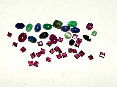 לוט 43 אבני חן טבעיות-רובי-ספיר-אמרלד- במשקלים מ 0.12 CT עד 0.90 CT באיכויות שונות כולל רובי 