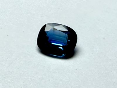 ספיר אובלי טבעי צבע כחול בינוני עד כהה - צלילות טובה ו ברק טוב 
NATURAL BLUE SAPHIRE OVAL SHAPE 