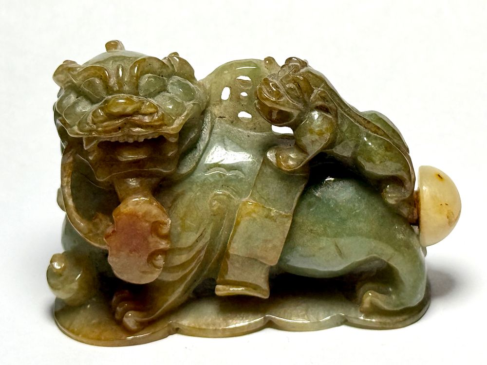 בקבוקון מאבן חן טבעית מפוסל דמות חיה מיטולוגית - מידות 7X5 ס''מ