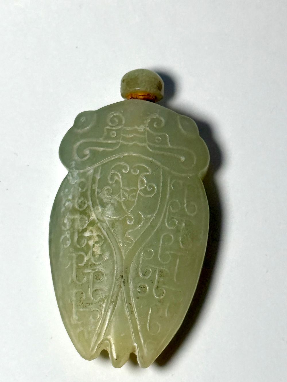 בקבוקון מאבן חן טבעית מפוסל עם עבודת חריטות - מידות 8X4 ס''מ