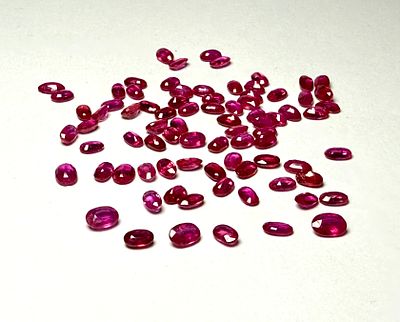 NATURAL RUBY אבני חן רובי טבעי 80 אבנים במשקל כולל 30.5 CT בליטוש אובלי בגווני צבע אדומים יפים 
