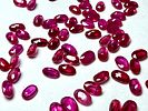 NATURAL RUBY אבני חן רובי טבעי 80 אבנים במשקל כולל 30.5 CT בליטוש אובלי בגווני צבע אדומים יפים תמונה - 4