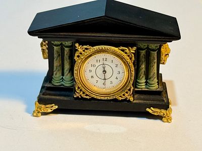 שעון שולחני מיניאטורה בסגנון עתיק מנגנון קוורץ-עובד-7.5X6 ס''מ - עומק 3 ס''מ