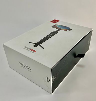 גימבל\מייצב חברת MOZA-S ESSENTIAL SMART מיועד לסמארטפון בקופסא המקורית במצב עבודה as-is
