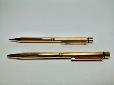 זוג כלי כתיבה חברת sheaffer הכוללים עט כדורי ועיפרון חודים חתום במצב משומש ראו בתמונות אורך 14 