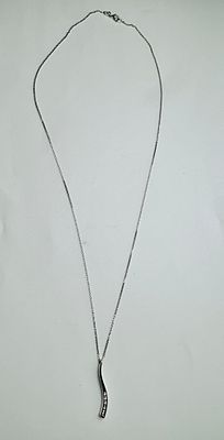 תליון ושרשרת זהב 14k חתום משובץ 5 יהלומים בגודל 0.01 ct כל אחד סה׳׳כ 0.05 ct משקל 2.2 גרם אורך 