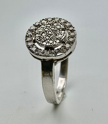 טבעת זהב 14k חתום משובץ 40 יהלומים בגודל 0.01ct כל אחד סזה׳׳כ 0.40ct משקל 3 גרם מידה 54.5