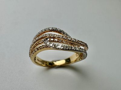 טבעת זהב 14k חתום rayalty עם סימני הקטנה משובץ 101 יהלומים בגודל 0.006ct כל אחד סזה׳׳כ 0.6ct 