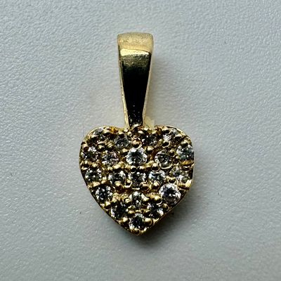 תליון לב זהב 14k חתום משובץ 18 יהלומים בגודל 0.006 ct כל אחד סה׳׳כ 0.11 ct משקל 0.48 גרם אורך 
