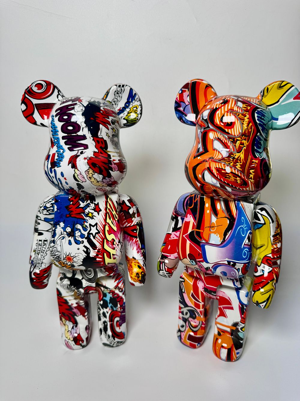 פופ ארט ברבריק bearbrick זוג פסלים אחד מתוקן ברגל גובה 27 ס׳׳מ כל אחד