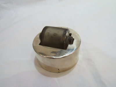 מכשיר מכני להדבקת בולים - מתכת וזכוכית 5.5X4.5 ס"מ